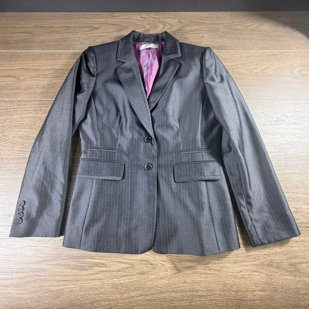 Tahari Women's PinStripe Pantsuit Workwear Gray Sheen Size 8 Office Preppy - Picture 6 of 16